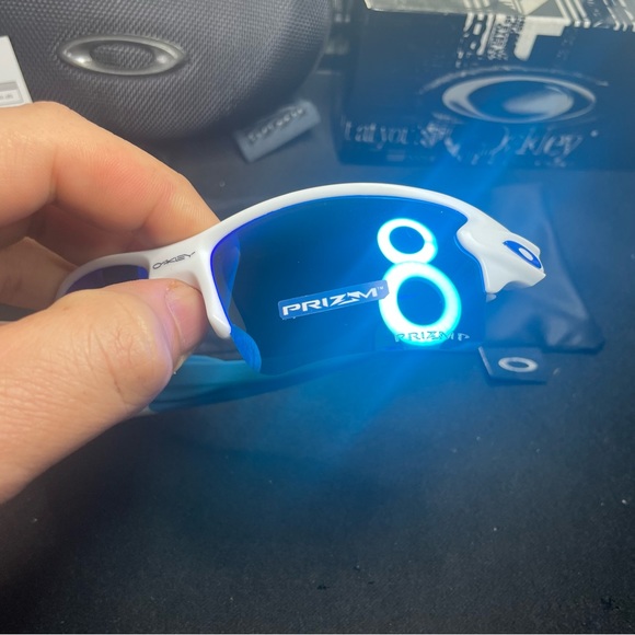 Oakley Flak 2.0 Sunglasses with accessories - Picture 10 of 16